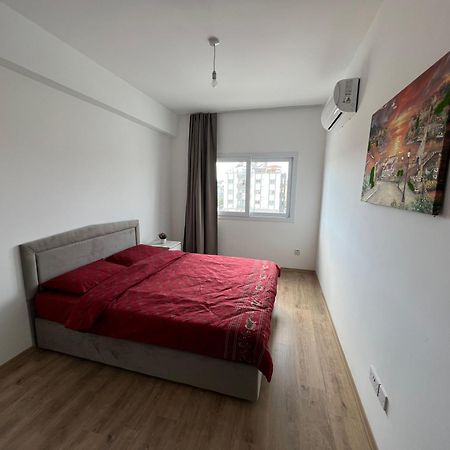 Tetris Apartment Spacious Comfortable Никосия Номер фото
