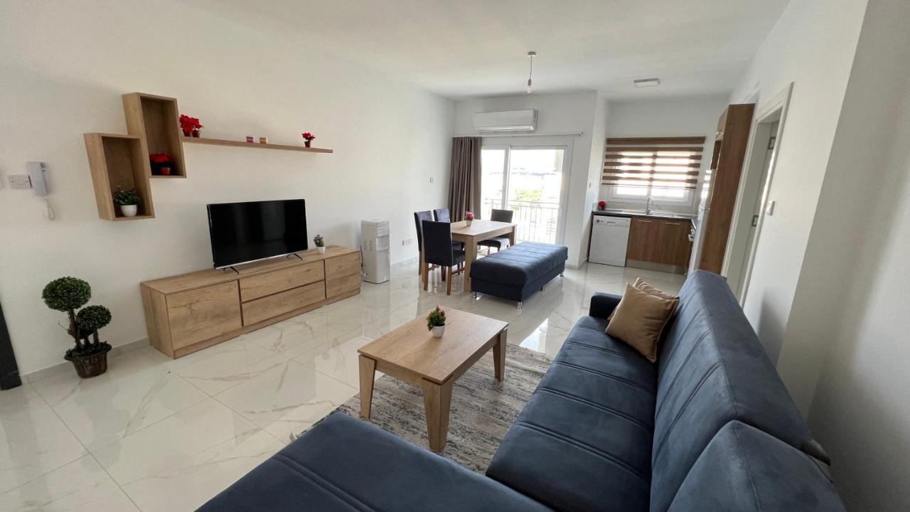 Tetris Apartment Spacious Comfortable Никосия Экстерьер фото