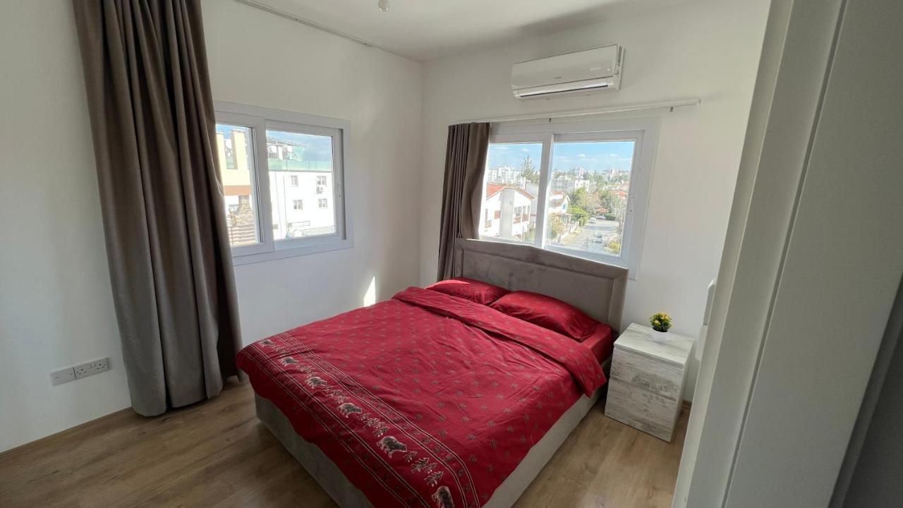 Tetris Apartment Spacious Comfortable Никосия Экстерьер фото
