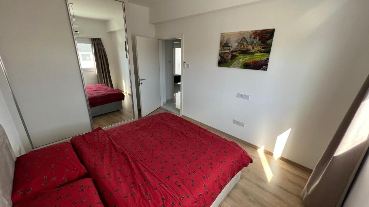 Tetris Apartment Spacious Comfortable Никосия Экстерьер фото