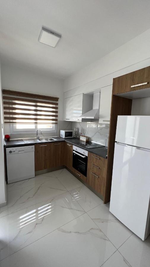 Tetris Apartment Spacious Comfortable Никосия Экстерьер фото