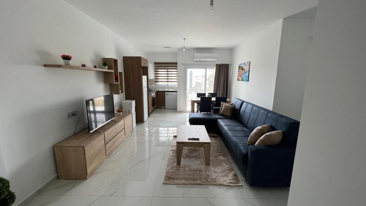 Tetris Apartment Spacious Comfortable Никосия Экстерьер фото
