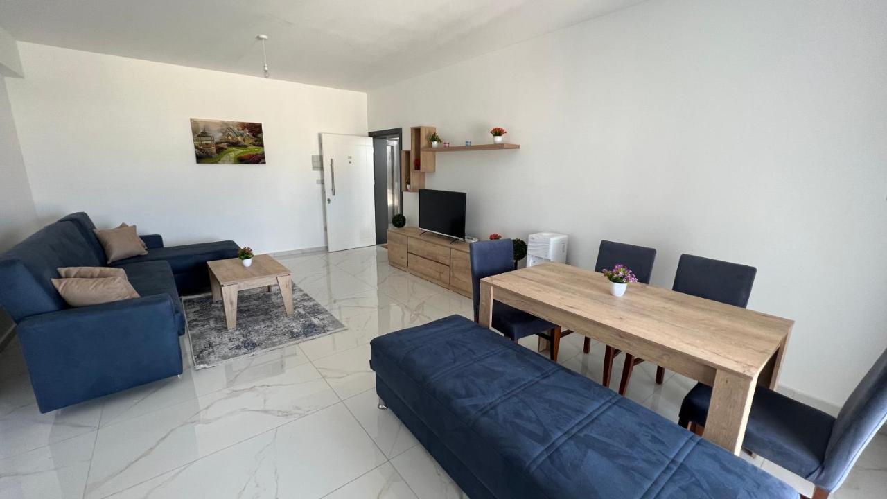 Tetris Apartment Spacious Comfortable Никосия Номер фото