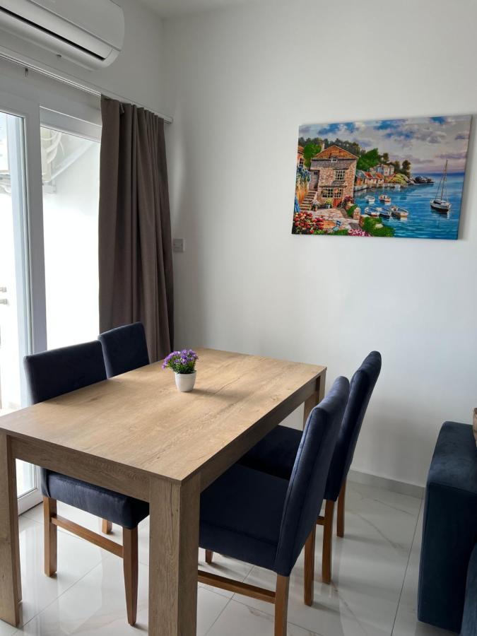 Tetris Apartment Spacious Comfortable Никосия Экстерьер фото