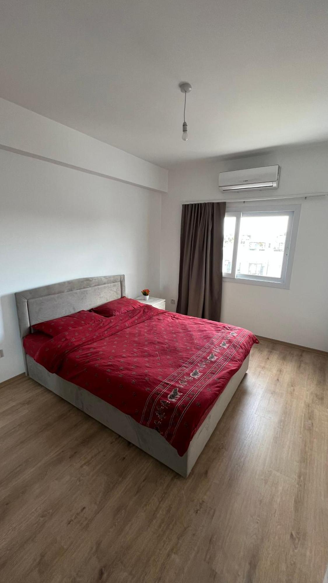 Tetris Apartment Spacious Comfortable Никосия Номер фото