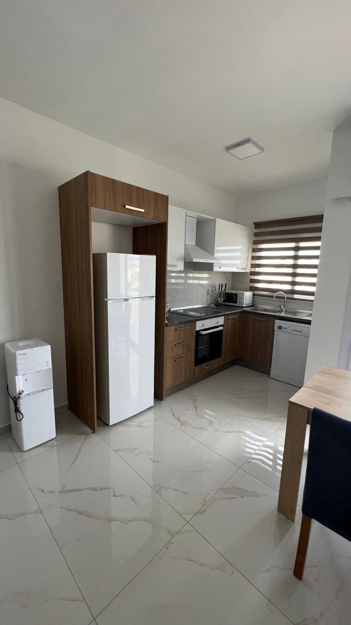 Tetris Apartment Spacious Comfortable Никосия Номер фото