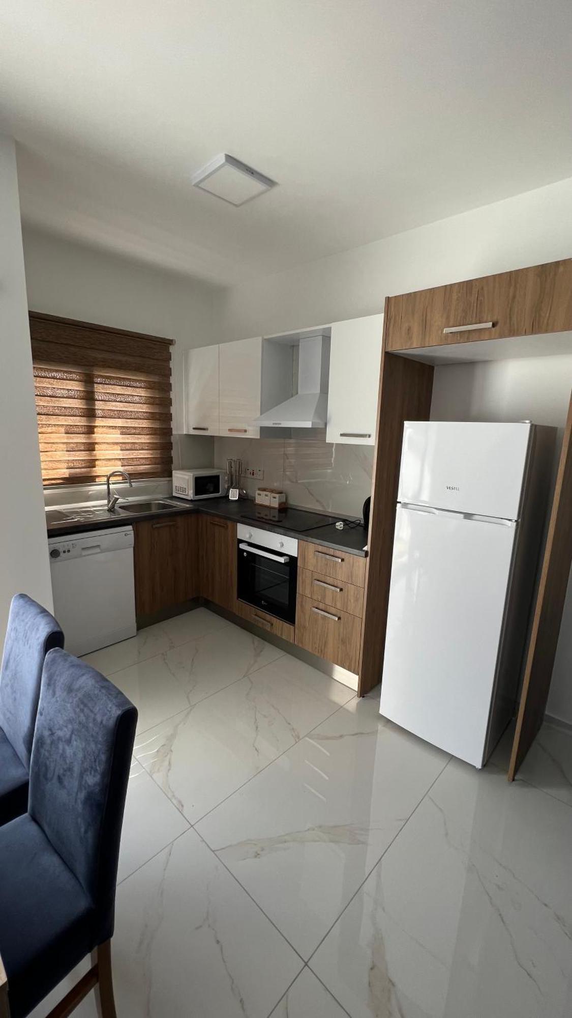 Tetris Apartment Spacious Comfortable Никосия Номер фото