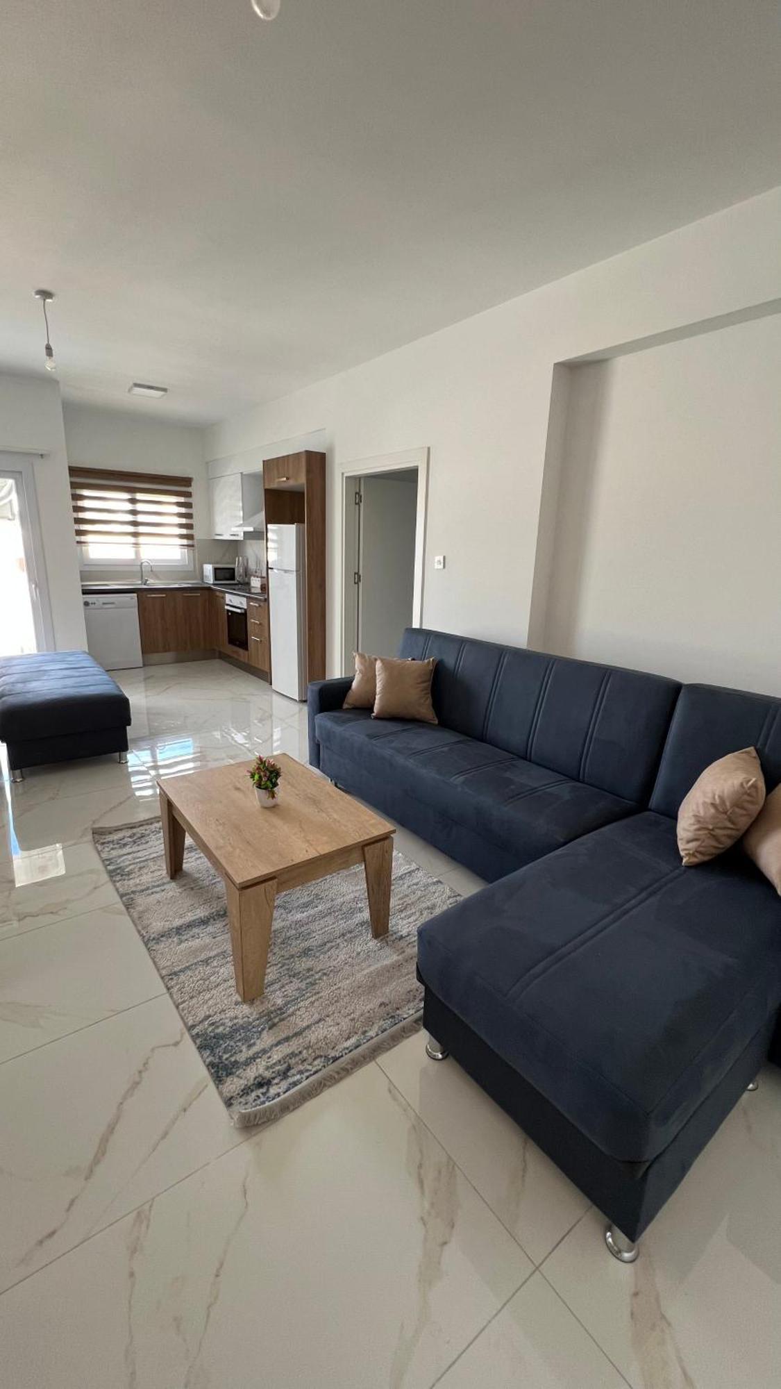 Tetris Apartment Spacious Comfortable Никосия Номер фото