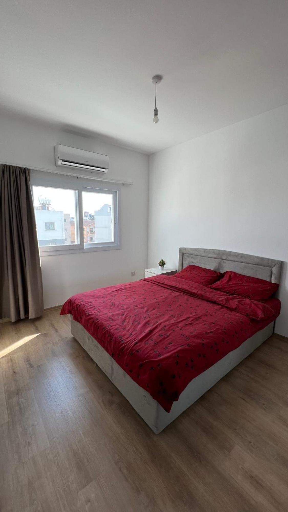 Tetris Apartment Spacious Comfortable Никосия Номер фото