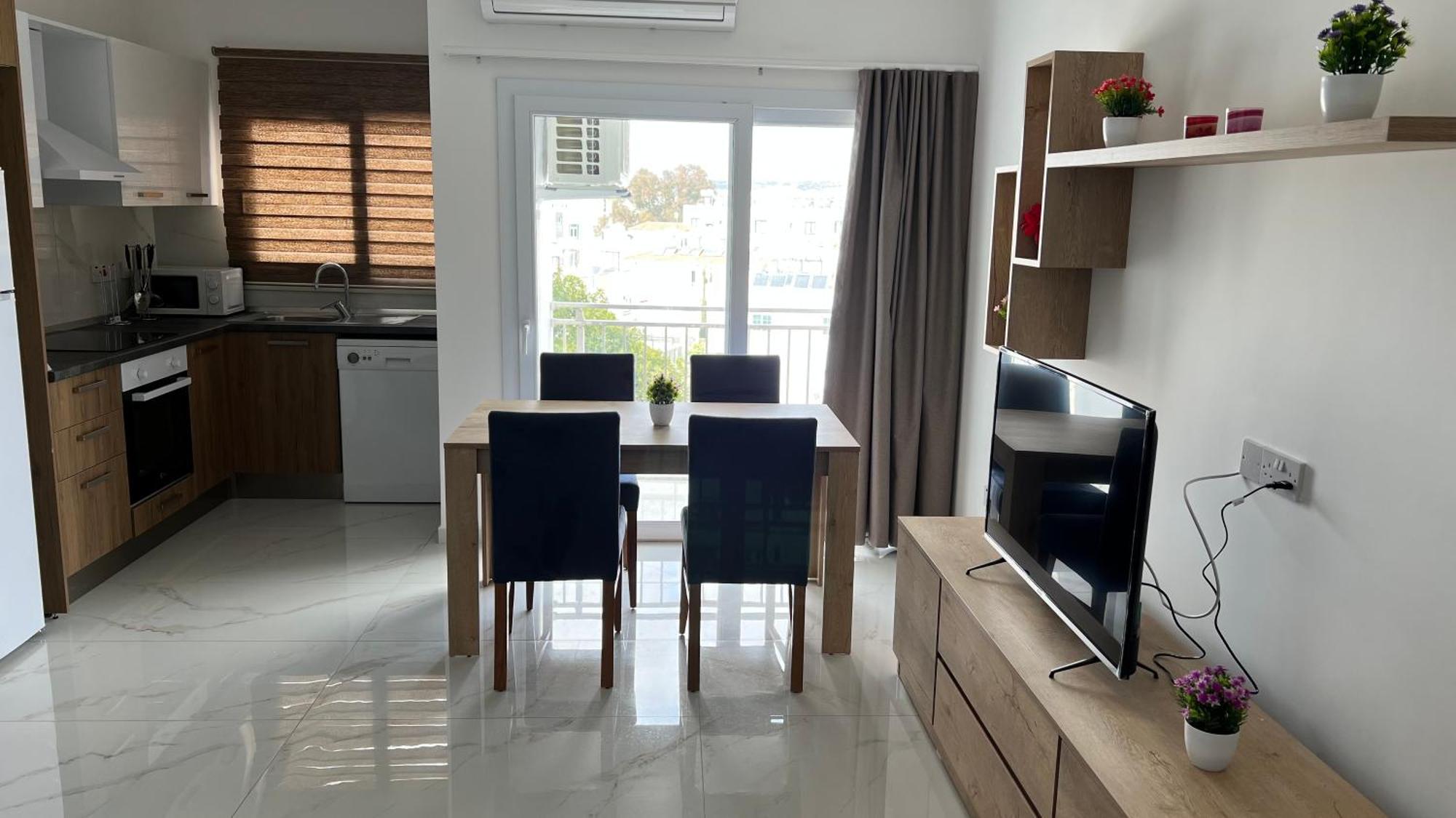 Tetris Apartment Spacious Comfortable Никосия Номер фото