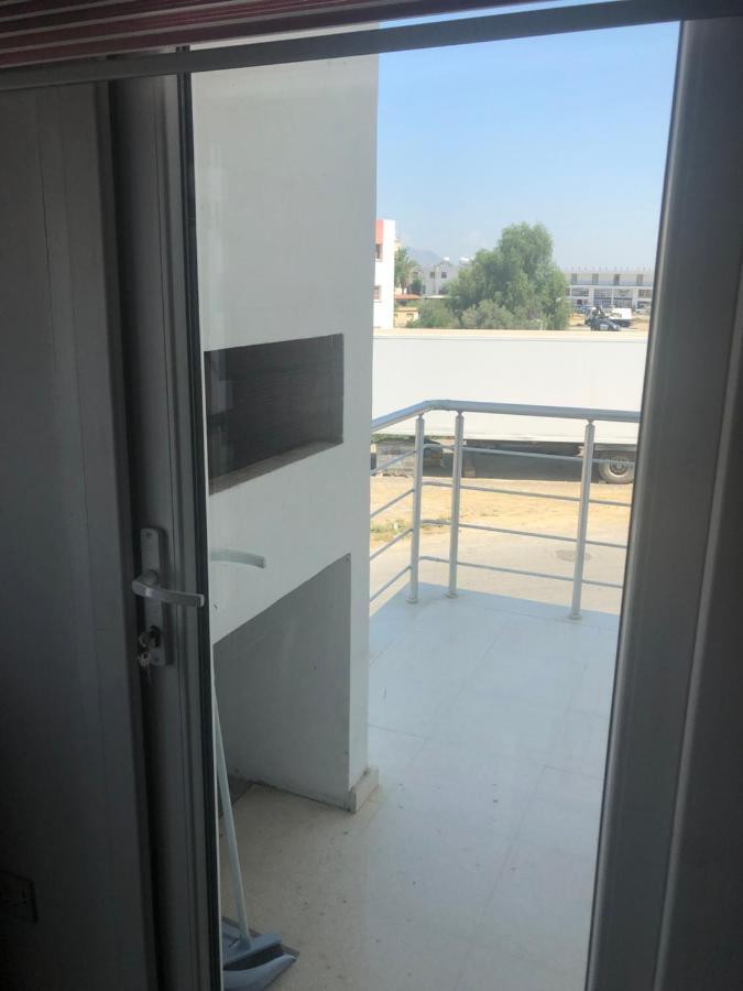 Tetris Apartment Spacious Comfortable Никосия Экстерьер фото