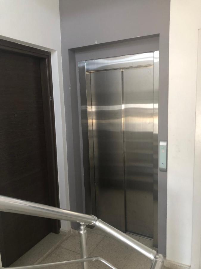 Tetris Apartment Spacious Comfortable Никосия Экстерьер фото